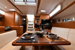 Sun Odyssey 519 in Paros port thumbnail 8