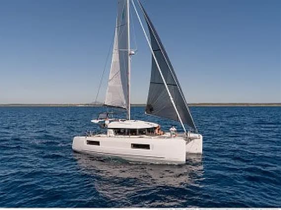 Lagoon 40 in Martinique / Le Marin - image 1