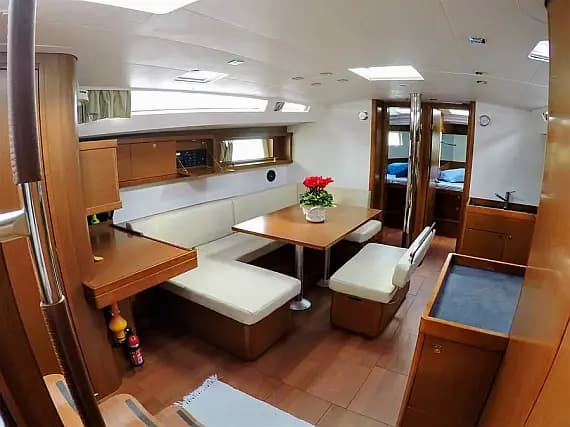 Oceanis 48 in Sicily / Furnari / Marina Portorosa - Photo 3