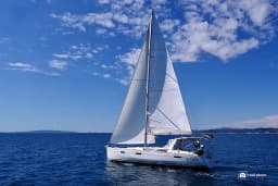 Oceanis 45 in Sardinia / Cannigione thumbnail 11