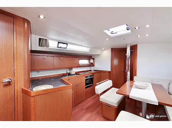 Oceanis 45 in Sardinia / Cannigione - Photo 3