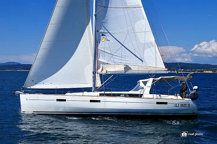 Oceanis 45 in Sardinia / Cannigione - Photo 4