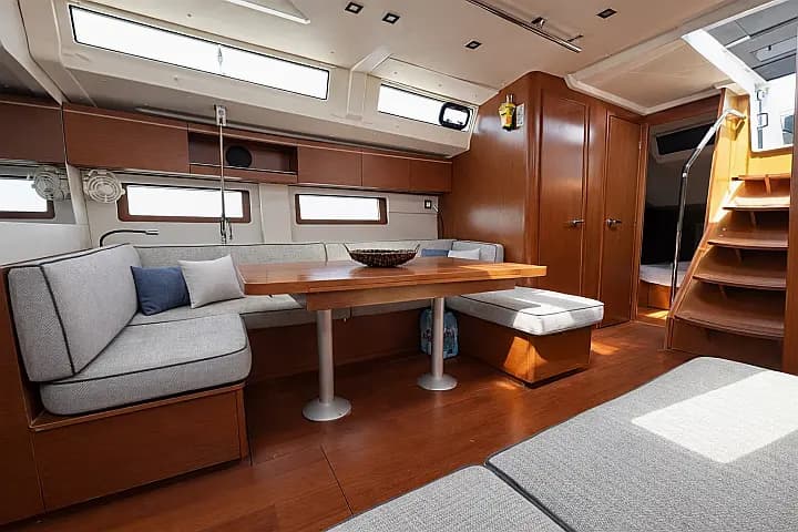 Oceanis 51.1 in Athens / Alimos Marina - Photo 5