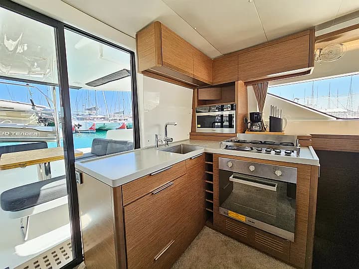 Lagoon 50 in Seget Donji / Marina Baotić - Photo 4
