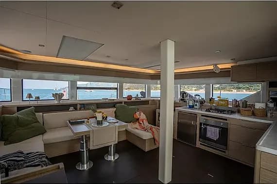 Lagoon 55 in Sicily / Castellammare del Golfo / Porto di Castellammare del Golfo - Photo 3