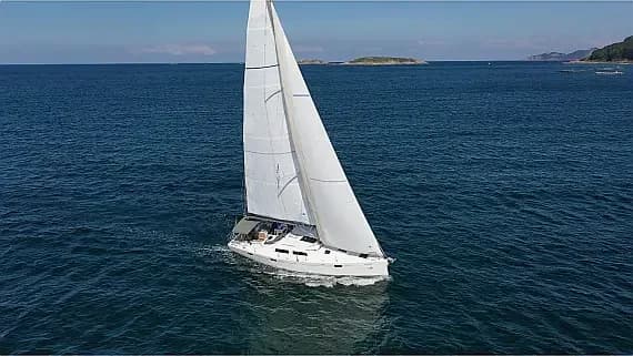 Hanse 415 in Baiona / Monte Real Club de Yates de Baiona - image 1