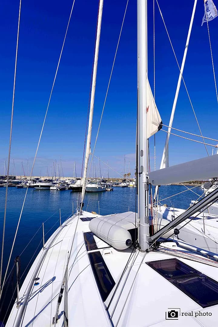 Oceanis 51.1 in Castellammare di Stabia / Marina di Stabia - Photo 4