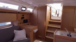 Dufour 360 Grand Large in Portimao / Marina de Portimao thumbnail 7