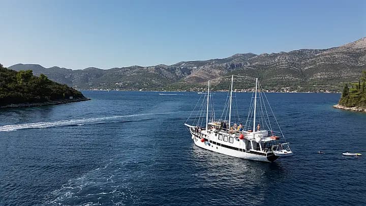 Gulet in Omiš City Port - Photo 5