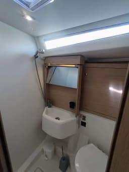 Oceanis 51.1 in Lefkada / Port of Lefkas thumbnail 12