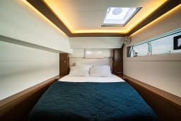 Lagoon 46 in Athens / Alimos Marina thumbnail 15
