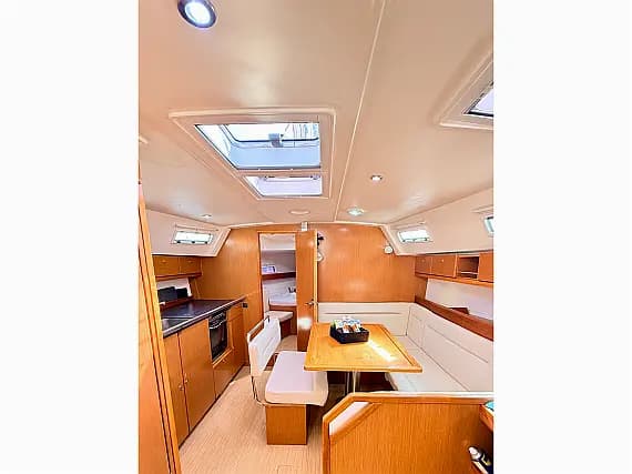 Bavaria 40 Cruiser in Kavala Marina - Photo 3