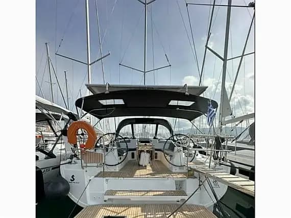 Oceanis 40.1 in Athens / Alimos Marina - Photo 1