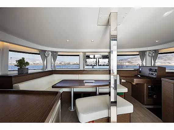Lagoon 42 in Athens / Alimos Marina - Photo 3