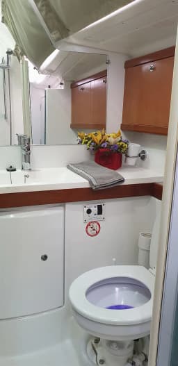 Oceanis 46 in Athens / Alimos Marina thumbnail 8