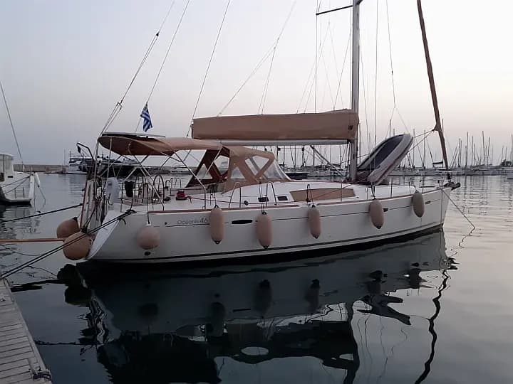 Oceanis 46 in Athens / Alimos Marina - Photo 3