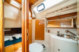 Sun Odyssey 36i in Lavrion Main Port thumbnail 3
