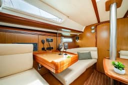 Sun Odyssey 36i in Lavrion Main Port thumbnail 5