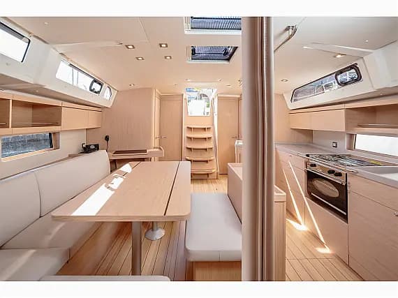Oceanis 46.1 in Castiglioncello / Marina Cala de' Medici - Photo 3