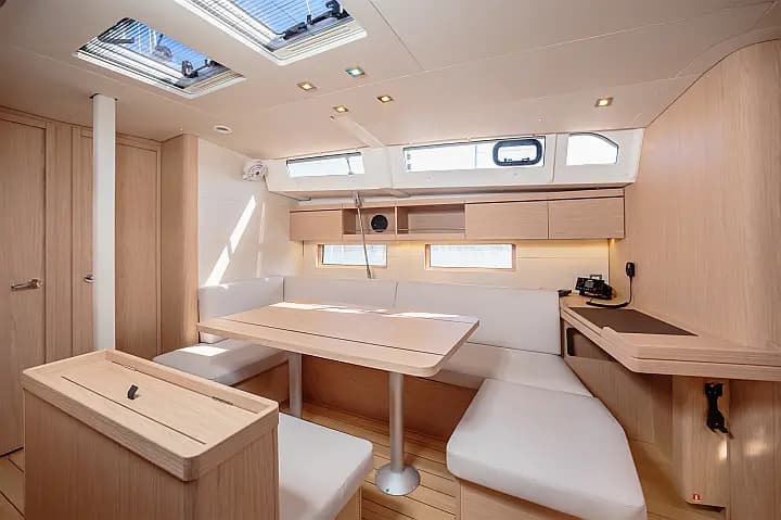 Oceanis 46.1 in Castiglioncello / Marina Cala de' Medici - Photo 4