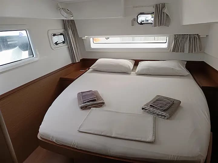 Lagoon 42 in Sicily / Capo d'Orlando Marina - Photo 4
