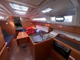 Bavaria Cruiser 37 in Sukošan / D-Marin Dalmacija Marina thumbnail 13