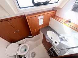 Bavaria Cruiser 37 in Sukošan / D-Marin Dalmacija Marina thumbnail 17