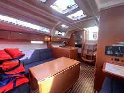 Bavaria Cruiser 37 in Sukošan / D-Marin Dalmacija Marina thumbnail 5