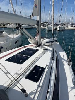 Bavaria Cruiser 37 in Sukošan / D-Marin Dalmacija Marina thumbnail 8