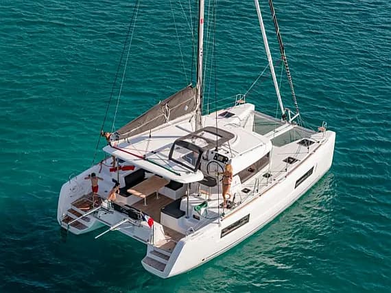 Lagoon 40 in Šolta / Rogač - image 1