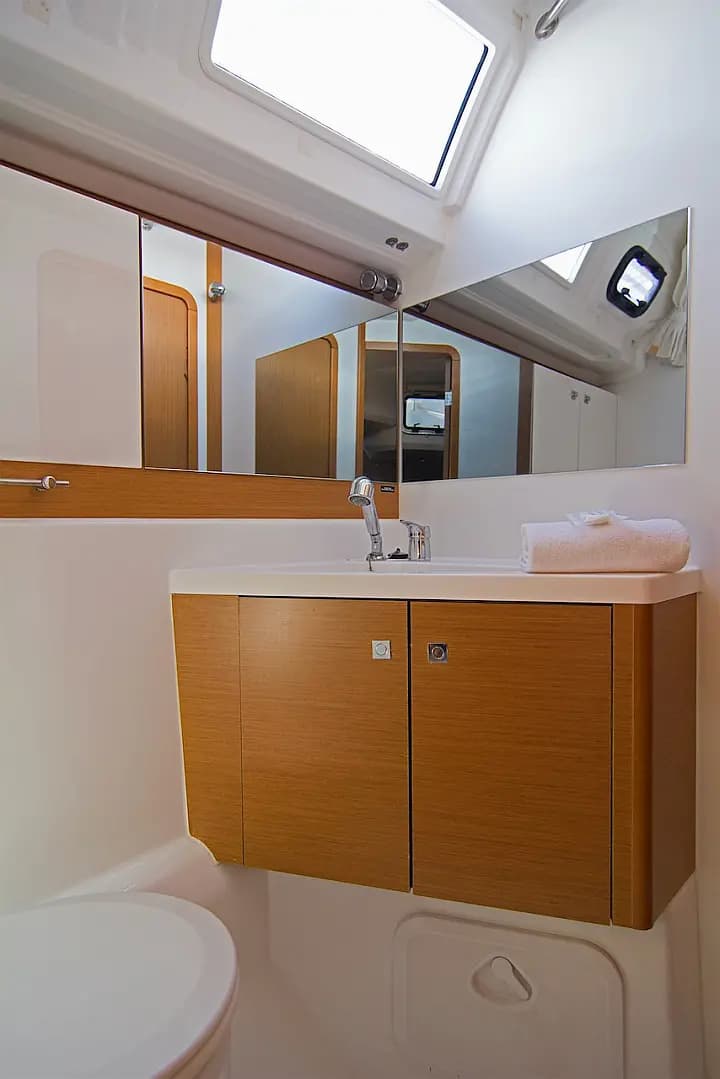 Jeanneau 53 in Dubrovnik / ACI Marina Dubrovnik - Photo 3