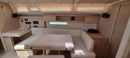 Oceanis 40.1 in Sardinia / Portisco / Cala dei Sardi thumbnail 5