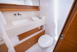 Dufour 470 in Kaštel Gomilica / Marina Kaštela thumbnail 14