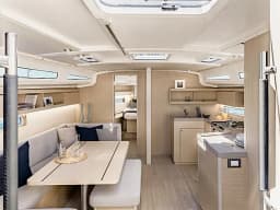 Oceanis 40.1 in Arzon / Port du Crouesty thumbnail 2