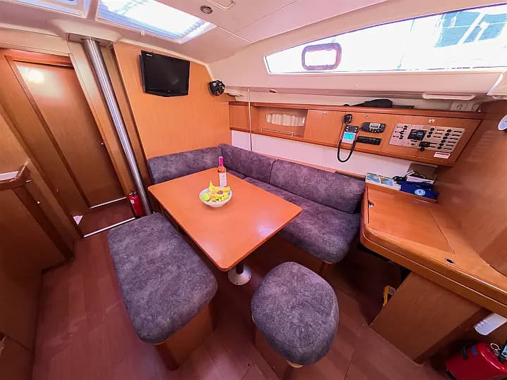 Oceanis 43 in Fethiye / Ece Marina - Photo 4