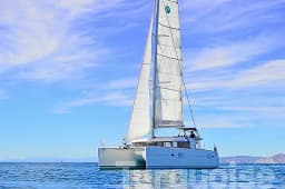 Lagoon 400 S2 in Lavrion Main Port thumbnail 3