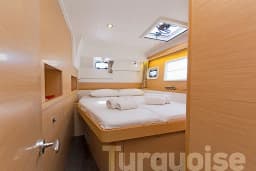 Lagoon 400 S2 in Lavrion Main Port thumbnail 6