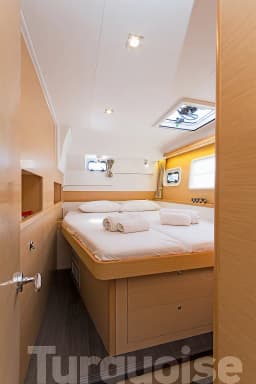 Lagoon 400 S2 in Lavrion Main Port thumbnail 7