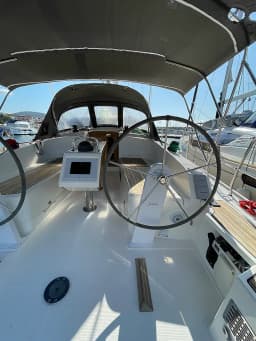 Sundecker 36 Cruiser in Šibenik / D-Marin Marina Mandalina thumbnail 9