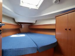 Sun Odyssey 37 in Oban / North Pier Pontoons thumbnail 14