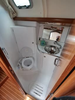 Sun Odyssey 37 in Oban / North Pier Pontoons thumbnail 5
