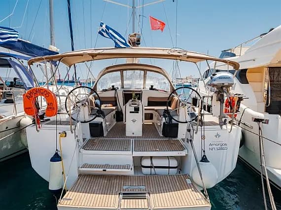 Sun Odyssey 440 in Lavrion Main Port - Photo 1