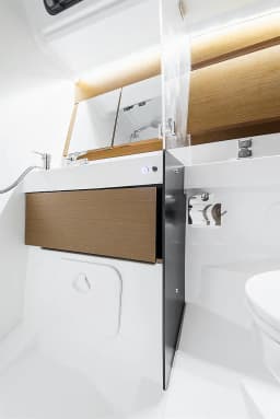 Sun Odyssey 410 in Athens / Alimos Marina thumbnail 6