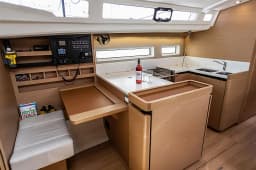 Sun Odyssey 440 in Corfu / Gouvia / D-Marin Marina Gouvia thumbnail 8
