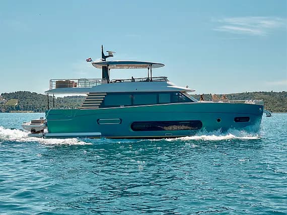 Azimut Magellano 66 in Podstrana / Marina Lav - Photo 1