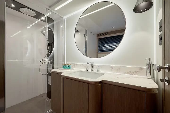 Azimut Magellano 66 in Podstrana / Marina Lav - Photo 4