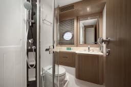 Azimut Magellano 66 in Podstrana / Marina Lav thumbnail 5