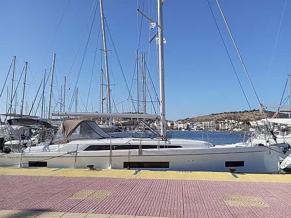Oceanis 40.1 in Zakynthos  / Zante - Photo 1
