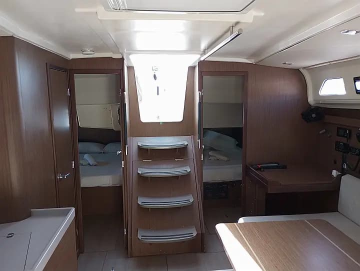 Oceanis 40.1 in Zakynthos  / Zante - Photo 5
