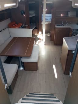 Oceanis 40.1 in Zakynthos  / Zante thumbnail 5